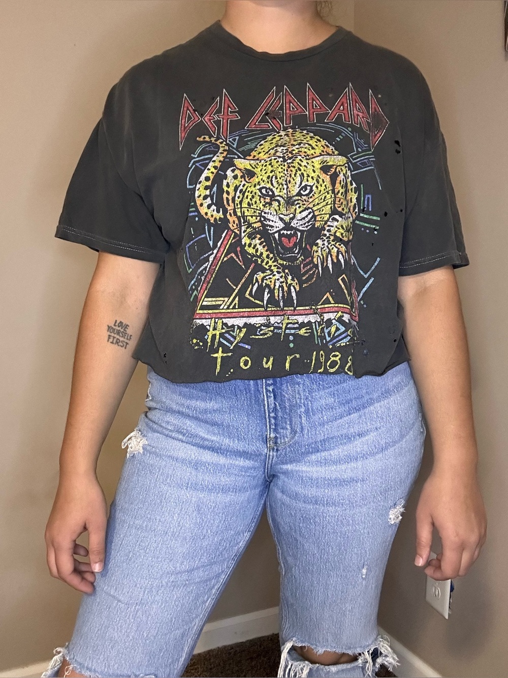 DEF LEPPARD Distressed Crop Top | M/L